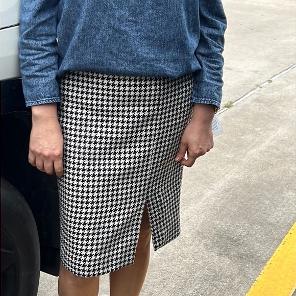 White House Black Market Hound Tooth skirt 4 - Picture 1 of 5